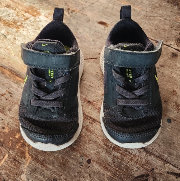 Nike 5C Toddler Star Runner Tennis Shoe - Picture 2 of 8